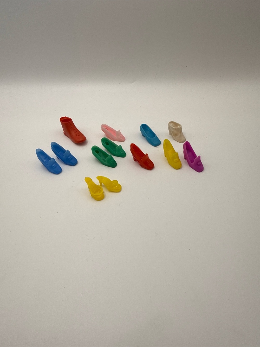 Title
Vintage Barbie Doll Shoes Lot of 3
Matching/ Several Odd Shoes